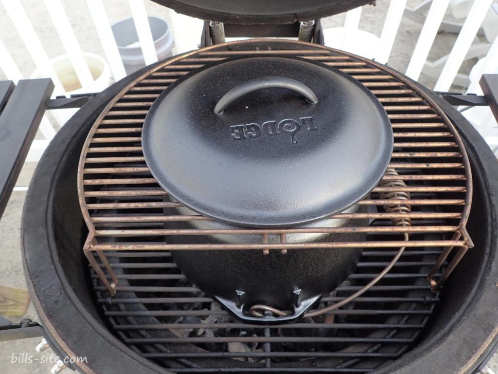 the Lodge cast iron dutch oven on the grill
