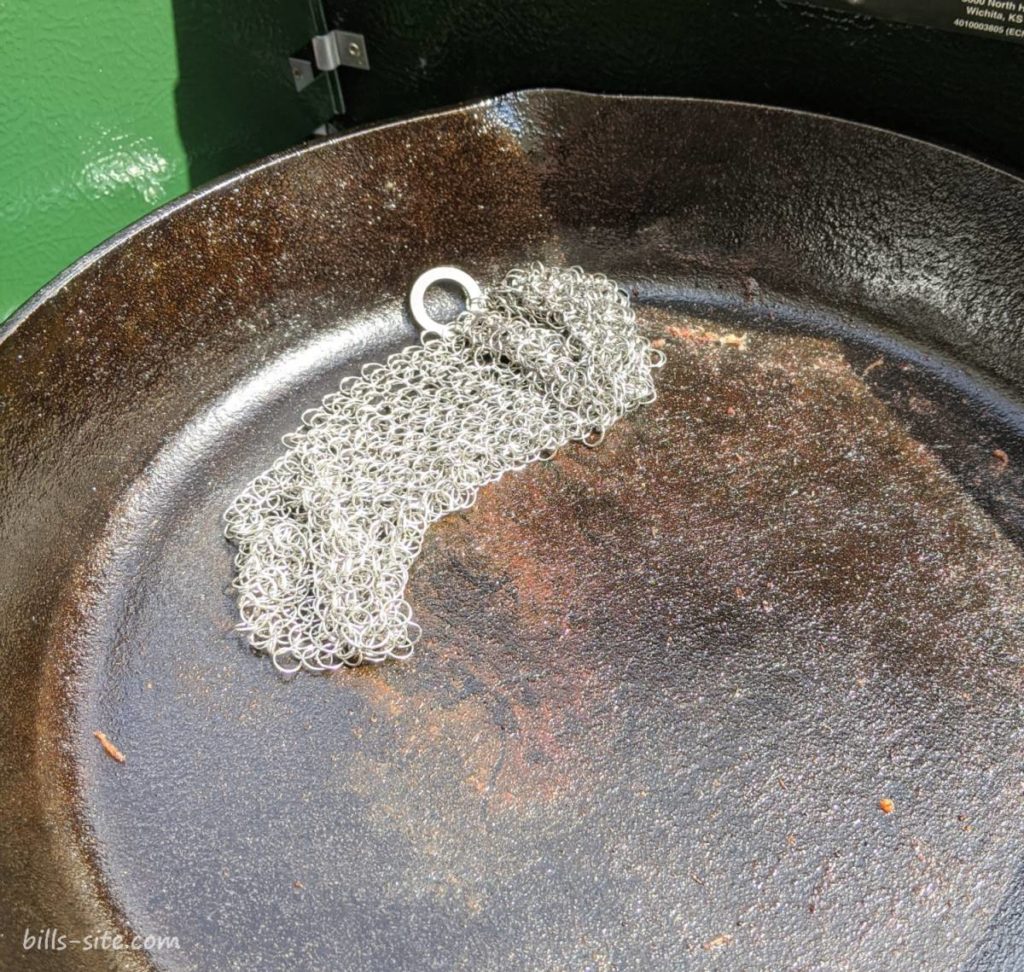 Stainless steel chainmail cast iron cleaner